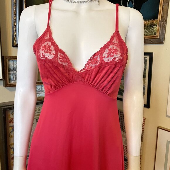 70s Vintage Olga Red Lace Trim Nylon & Spandex Negligee Nightgown Size M - Picture 2 of 6